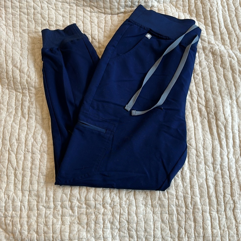 Barely worn navy Zamora high rise joggers
